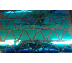 40 Buegelpailletten Dreiecke 3cm x 3cm spiegel blau